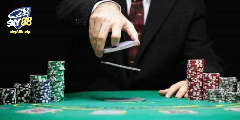 Sở hữu một hand poker mạnh giúp bạn chiến thắng dễ dàng
